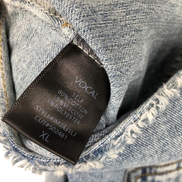 NWT Vocal Apparel Women's M Cropped Blue Denim Jacket Rhinestone Fringe Raw Hem - Picture 4 of 4